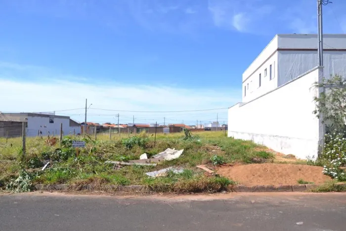 Terreno à venda no Bairro New Golden Ville em Uberlândia