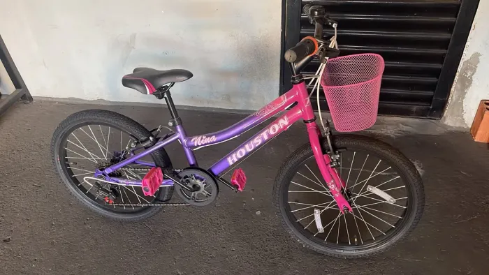 Vende-se uma bicicleta novinha 