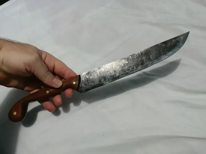Faca artesanal de disco de arado, modelo parecido com a sorocabana
