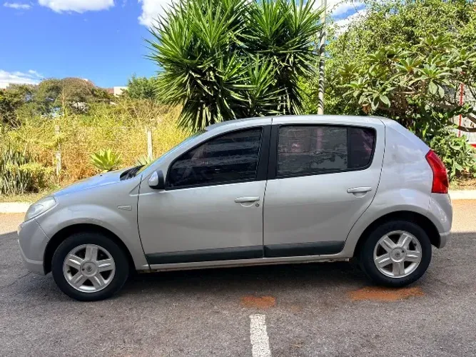 Renault Sandero Privilège Hi-flex 1.6 16V 5P 2010