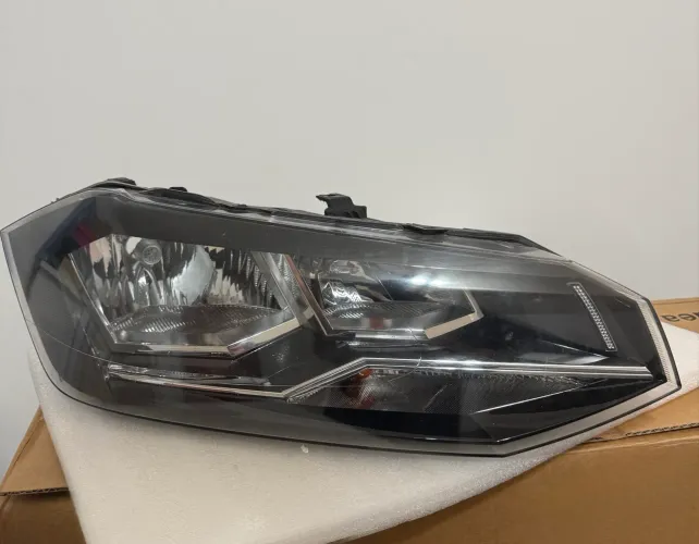Farol direito Polo 2018 2019 2020 2021 2022