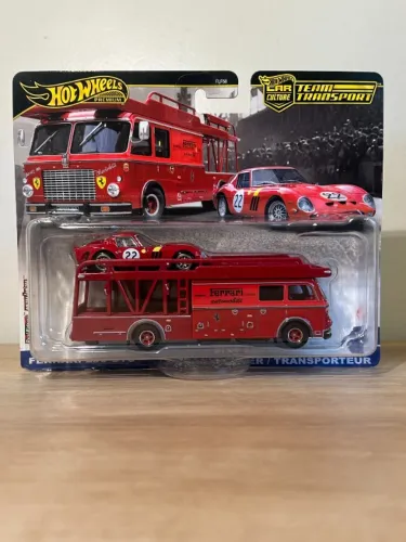 Hot Wheels Team Transport Ferrari / Ferrari 250 GTO / Fiat 642 RN2 Bartoletti Transporter