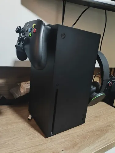 Suporte de Controle e Headset para Xbox Series X com Logo Xbox
