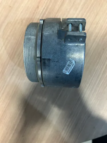 Box reto de metal  marcaTramontina de 4?