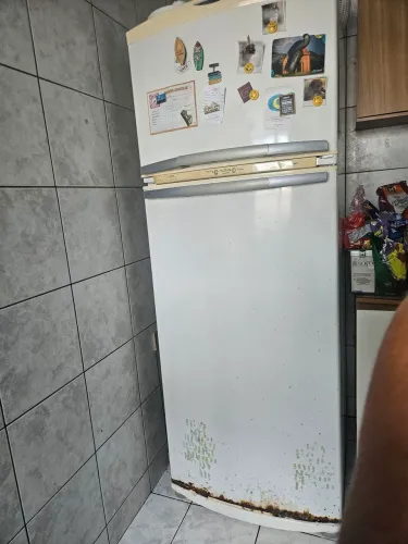 GELADEIRA DUPLEX PARA CONSERTO OU PEÇAS 
