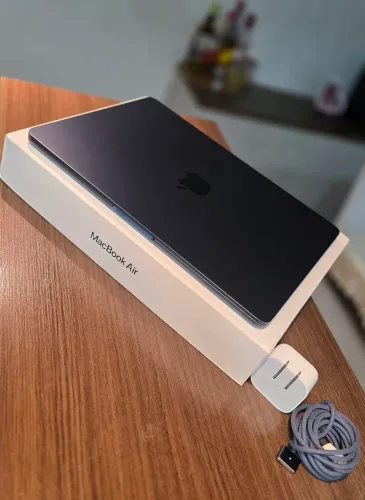 Macbook Air M5 - 16GB - SSD 512GB - Impecável