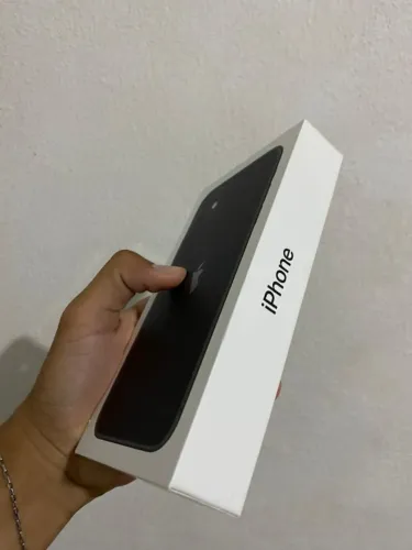 Iphone 11 preto muito novo com caixa e nota fiscal 