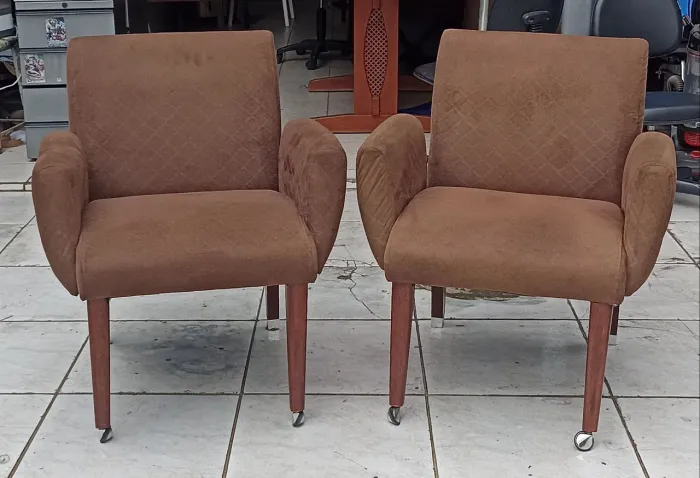 Poltronas Marrom