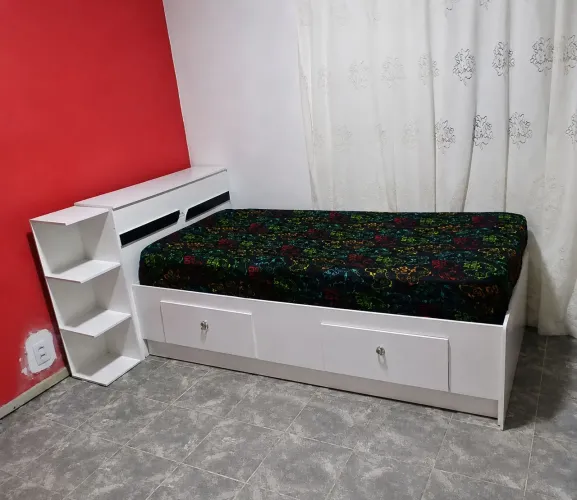Universo Mágico Brechó Vende Cama de solteiro