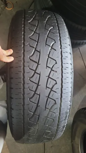 Um pneus 265/65/17 pirelli Scorpion meia vida não reaberto para camionete (230 em 2× no ct
