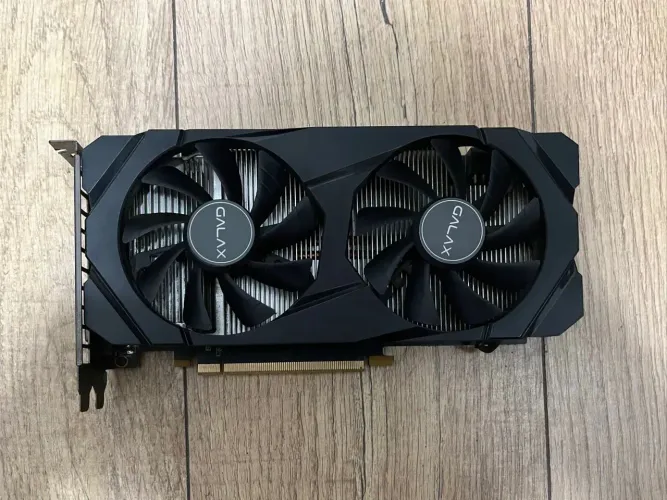 Placa de vídeo RTX 2060 6G ( não está dando vídeo ) 