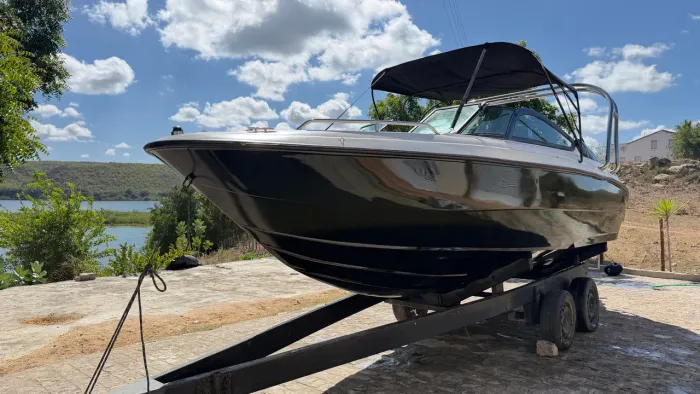 Lancha Phoenix 235 Plus 2009