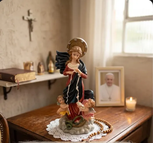 Estatueta Nossa Senhora Desatadora dos Nós Marca Santini 11 cm NOVA
