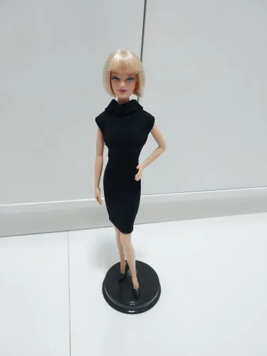 Boneca barbie basics collector