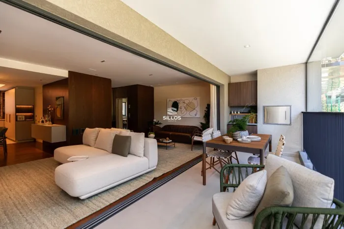 Cobertura duplex à venda com 4 suítes no Cabral em Curitiba