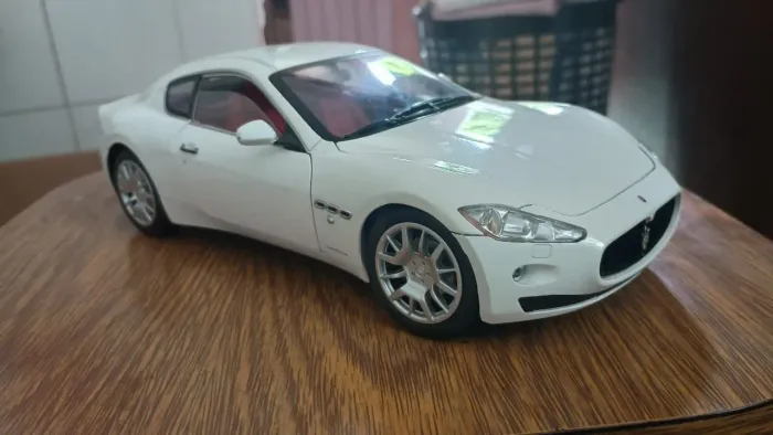 Maserati Granturismo 2008 Maisto 1/18 Special Edition