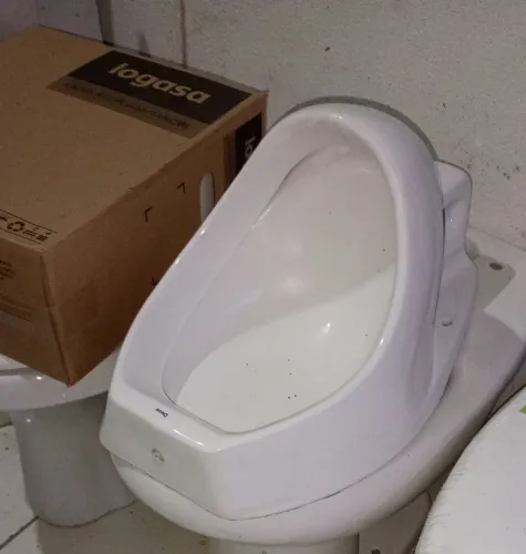 vendo mictório usado é funcionando bem.