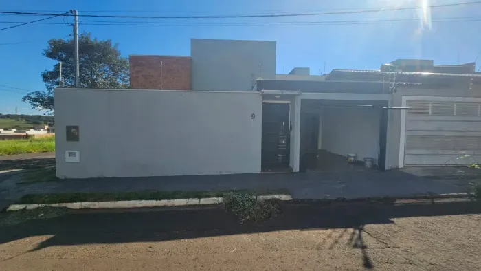 ESQUINA COM 3 DORMITÓRIOS