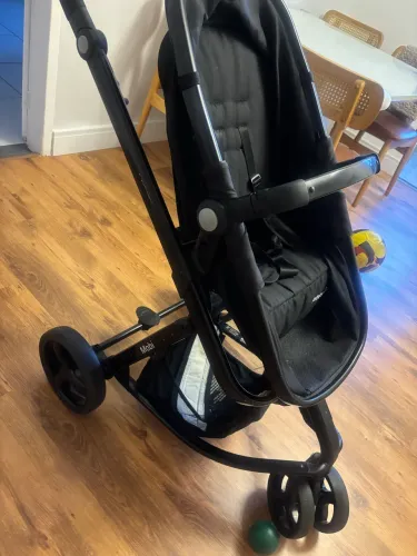 Carrinho de bebê completo !!!