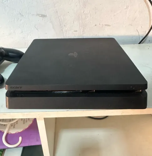PlayStation PS4 Slim 1 TB