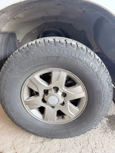 Pneus 265 / 70 / 16 michelin