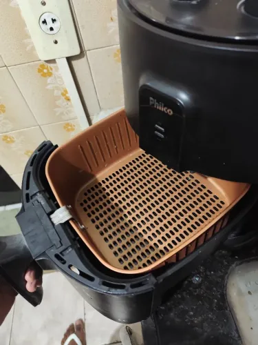 Air Fryer Philco 5,5L 1500W PAF55A Preta - Pouco Uso