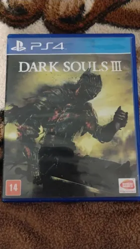 Dark Souls III - PS4 (Usado) Capa danificada. Mostro na imagem
