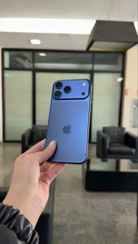 IPHONE 17 PRO MAX AZUL 256 GB - SEMINOVO DISPONÍVEL