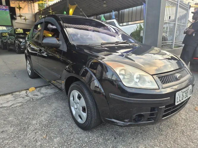 Ford Fiesta Sedan 1.0 8V Flex 4P 2010