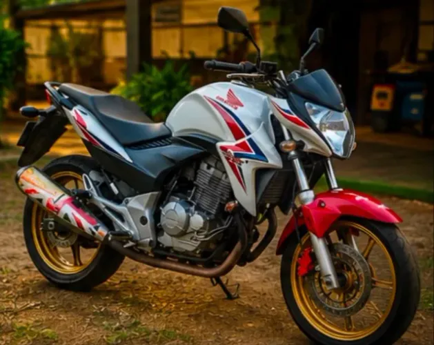 CB300 capitão América 2015