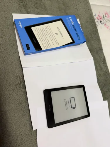 Kindle Paperwhite preto 8 gb memória (seminovo usado 2 vezes só)