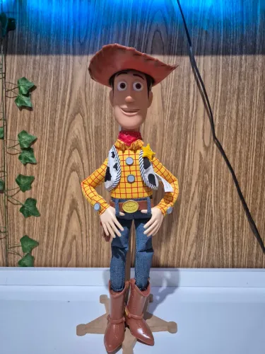 Boneco woody toy story