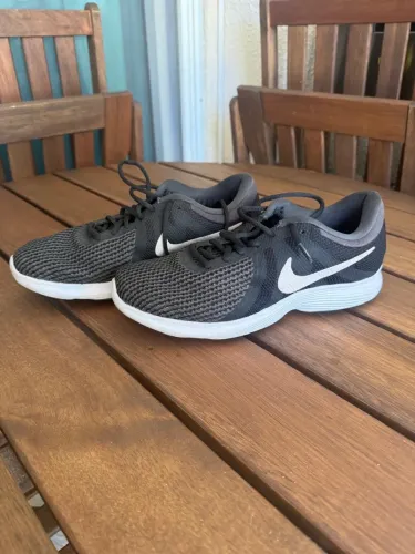 Tênis Nike preto