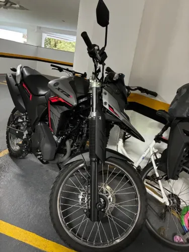 XTZ Lander 250 connected com apenas 600km, zerada