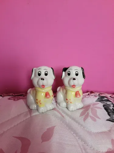 saleiro e pimenteiro de porcelana de cachorrinhos