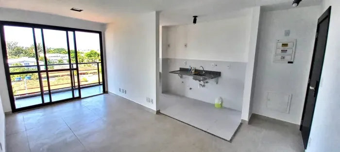 Apartamento a venda de 2 quartos com suíte em condomínio com piscina e churrasqueira no Re