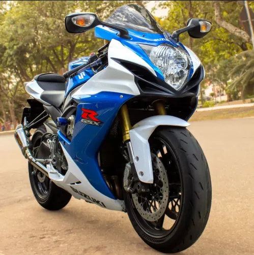Srad 750 GSX-R conservadíssima