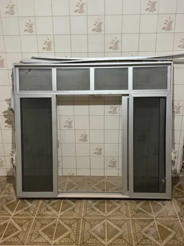 Vendo janela e porta de alumínio
