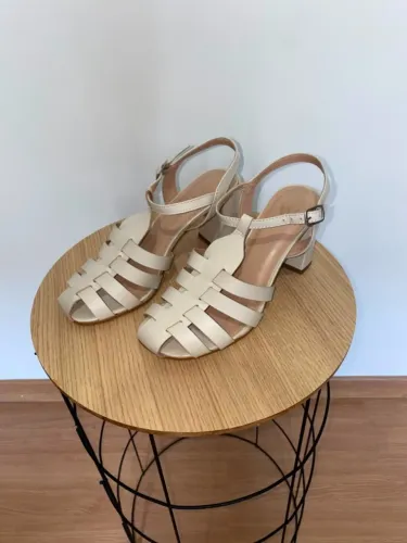 Sandália Off-White Happy Walk Salto Bloco
