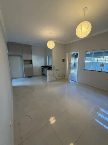 Oportunidade - Casa - Loteamento Villa Branca - Jacareí - 2 Dormitórios - 140m².
