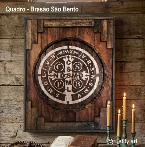 Proteção Sagrada: Medalha de São Bento em madeira reciclada