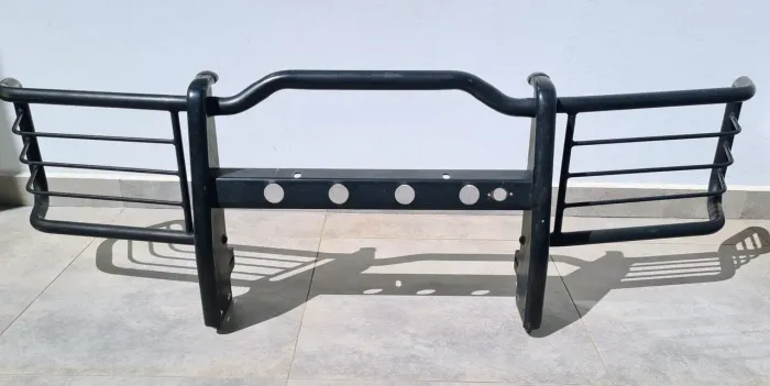 Defender Grade para-choque frontal