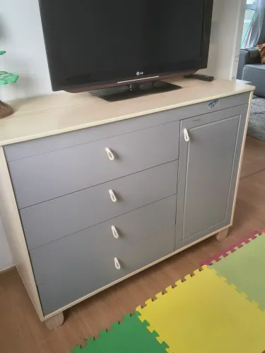 Quarto infantil cômoda mais roupeiro Matic