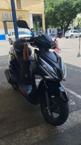 Honda Elite, automática, segundo dono. Muito nova, nada a fazer.