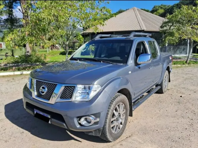 Nissan Frontier SL CD 4X4 2.5tb Diesel AUT 2014