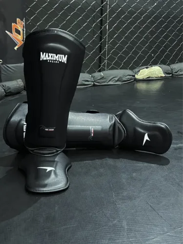 Caneleira Maximum boxe e MUAY thai