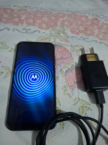 Celular Motorola E6i 32gb com carregador . *original Motorola. 