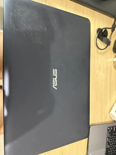 COMPUTADOR ASUS 