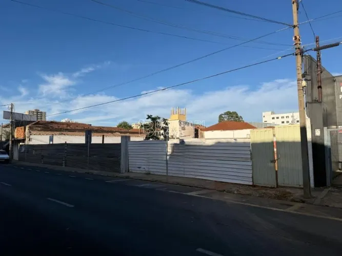 Terreno à venda ou locação no Centro de Araraquara
