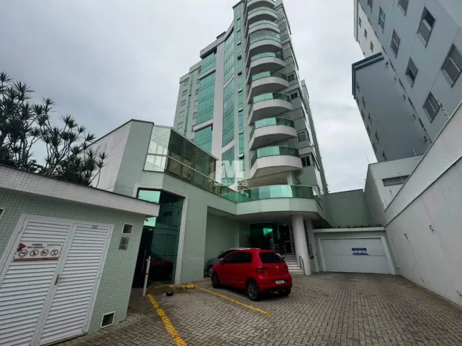 Excelente apartamento semimobiliado no Centro de Brusque!
